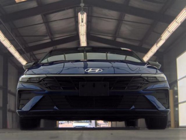 2025 Hyundai Elantra SEL Sport IVT - 23089880 - 3