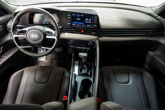 2025 Hyundai Elantra SEL Sport IVT - 23054874 - 9