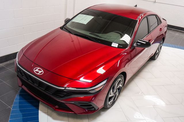 2025 Hyundai Elantra SEL Sport IVT - 23054874 - 35