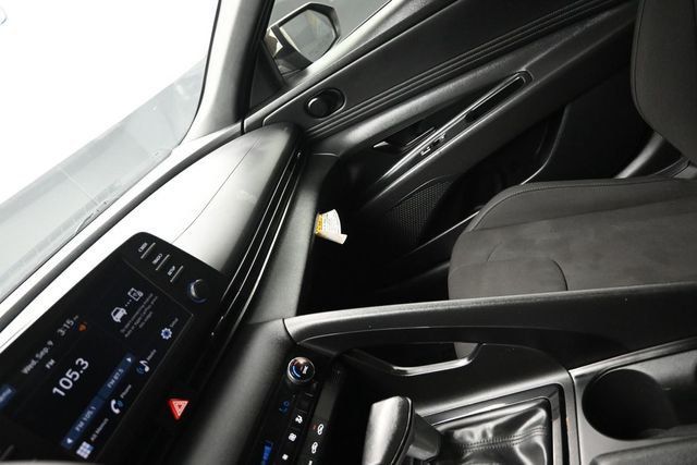 2025 Hyundai Elantra SEL Sport IVT - 23062769 - 14