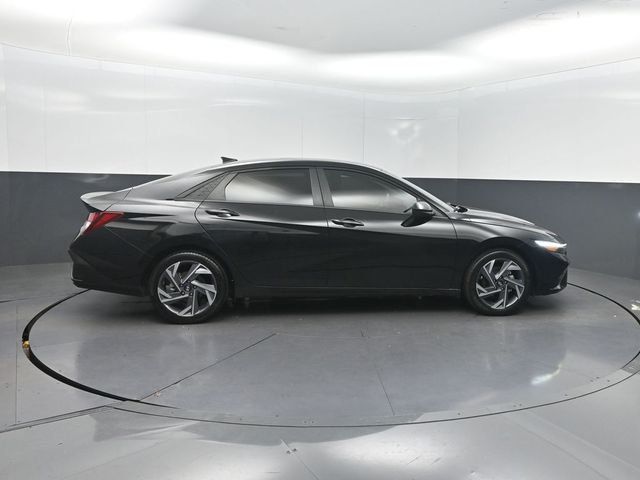 2025 Hyundai Elantra SEL Sport IVT - 23062769 - 26