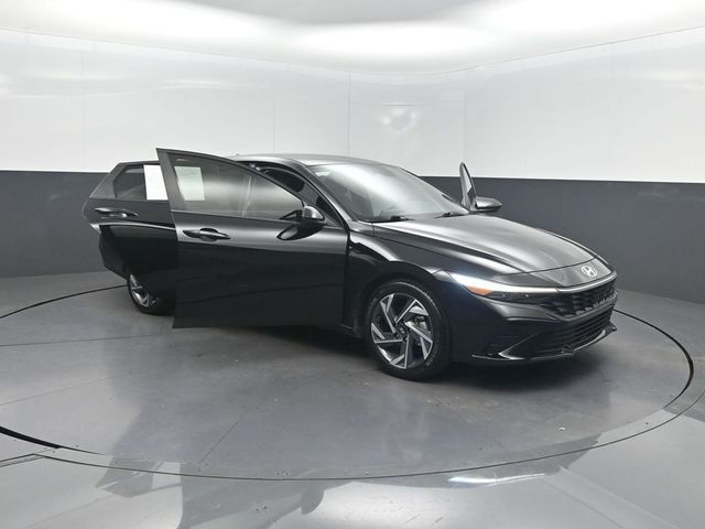 2025 Hyundai Elantra SEL Sport IVT - 23062769 - 31