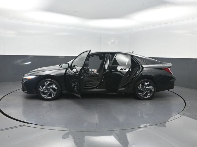 2025 Hyundai Elantra SEL Sport IVT - 23062769 - 32