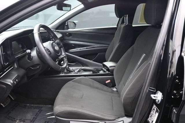 2025 Hyundai Elantra SEL Sport IVT - 23062769 - 5