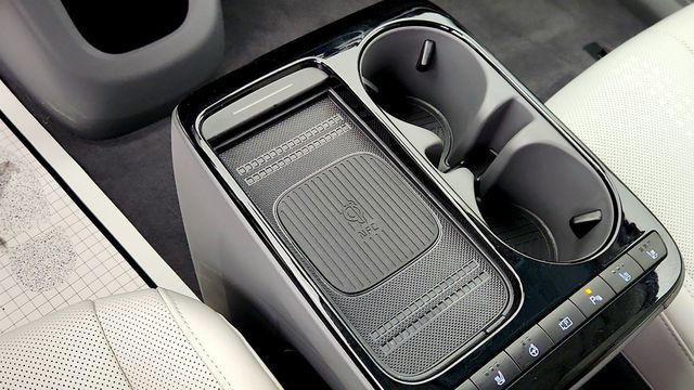 2025 Hyundai IONIQ 5 Limited AWD *Ltd Avail* - 22965212 - 16