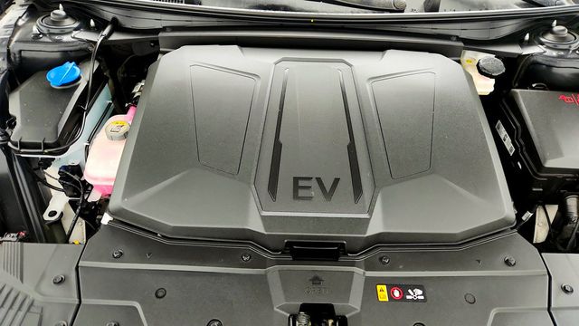 2025 Hyundai IONIQ 5 Limited RWD *Ltd Avail* - 23012522 - 26