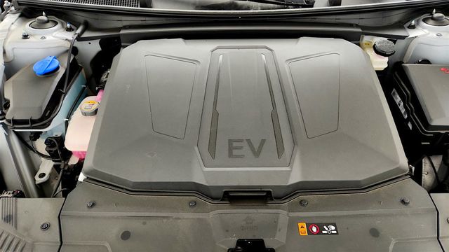2025 Hyundai IONIQ 5 Limited RWD *Ltd Avail* - 23043034 - 26