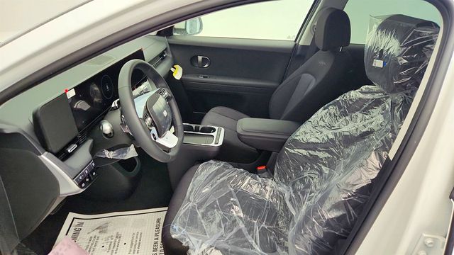 2025 Hyundai IONIQ 5 SE AWD - 22965189 - 17