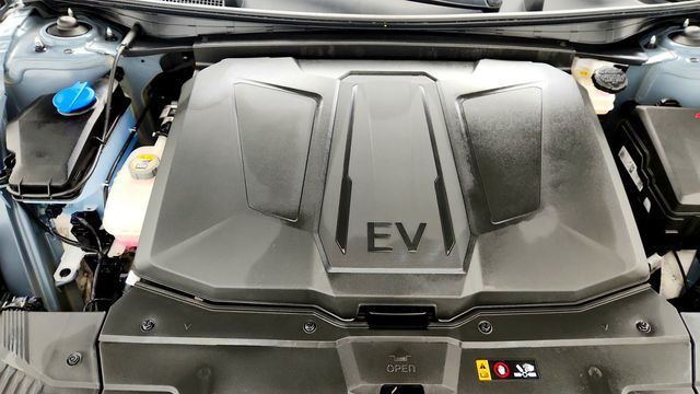 2025 Hyundai IONIQ 5 SE AWD - 23092258 - 24