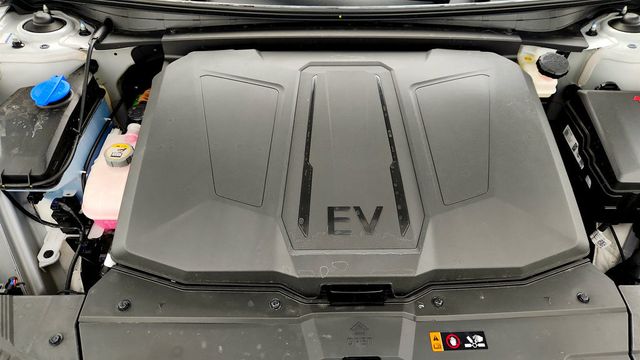 2025 Hyundai IONIQ 5 SEL AWD *Ltd Avail* - 23003966 - 24