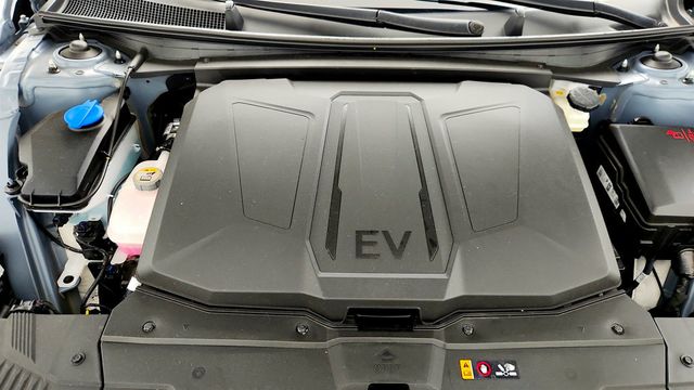 2025 Hyundai IONIQ 5 SE RWD *Ltd Avail* - 23013156 - 25