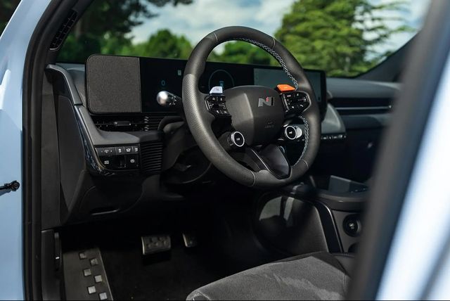 2025 Hyundai IONIQ 5 N AWD - 22938502 - 25