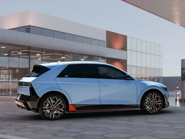 2025 Hyundai IONIQ 5 N AWD - 22938502 - 8