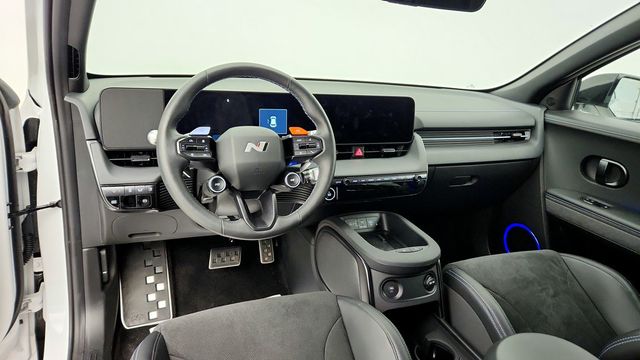 2025 Hyundai IONIQ 5 N AWD - 22949181 - 11