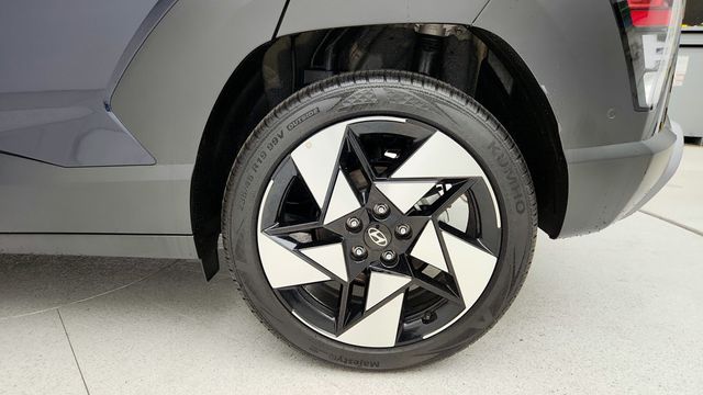 2025 Hyundai Kona Limited - 22942865 - 8
