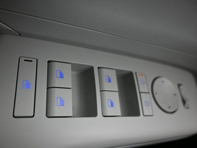 2025 Hyundai Kona SE - 22998134 - 24