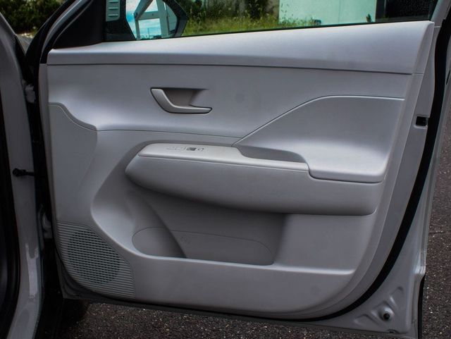 2025 Hyundai Kona SEL - 23077241 - 10