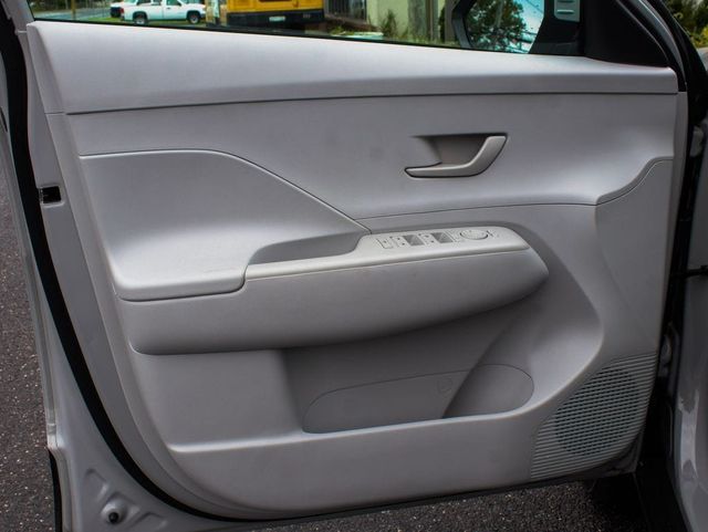 2025 Hyundai Kona SEL - 23077241 - 7