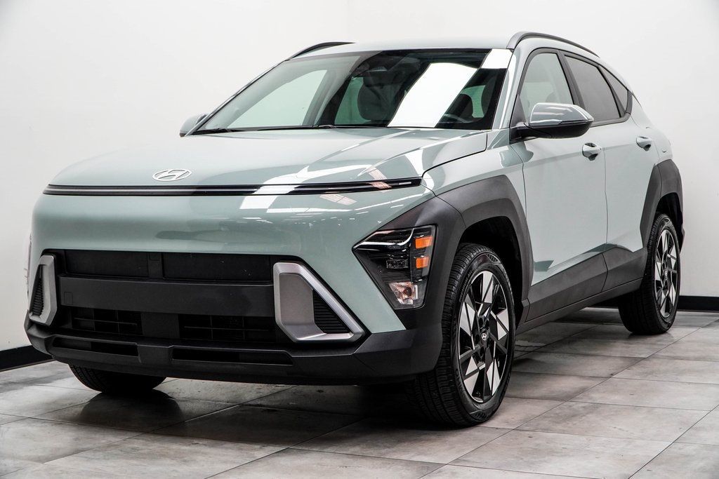 2025 Hyundai Kona SEL photo 4