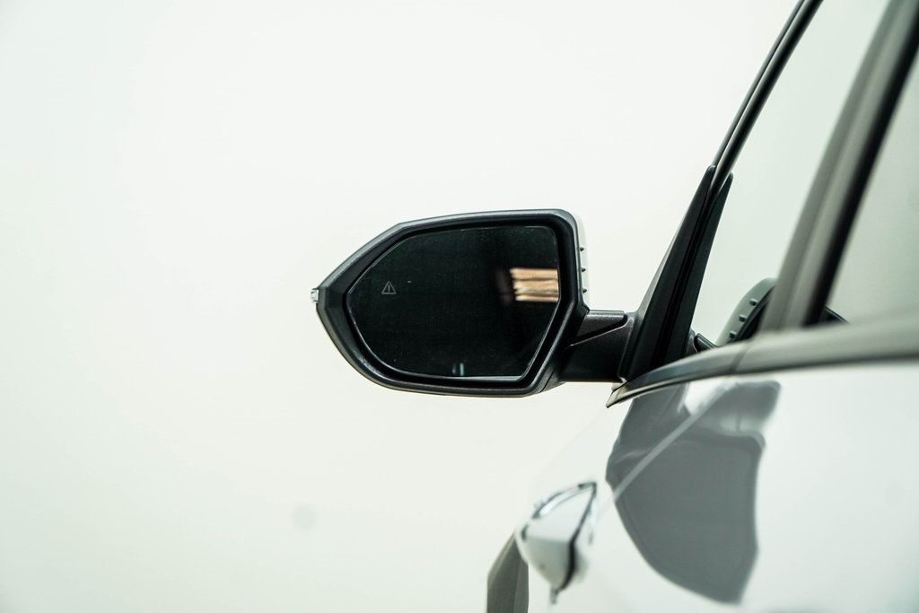 2025 Hyundai Kona SEL photo 13