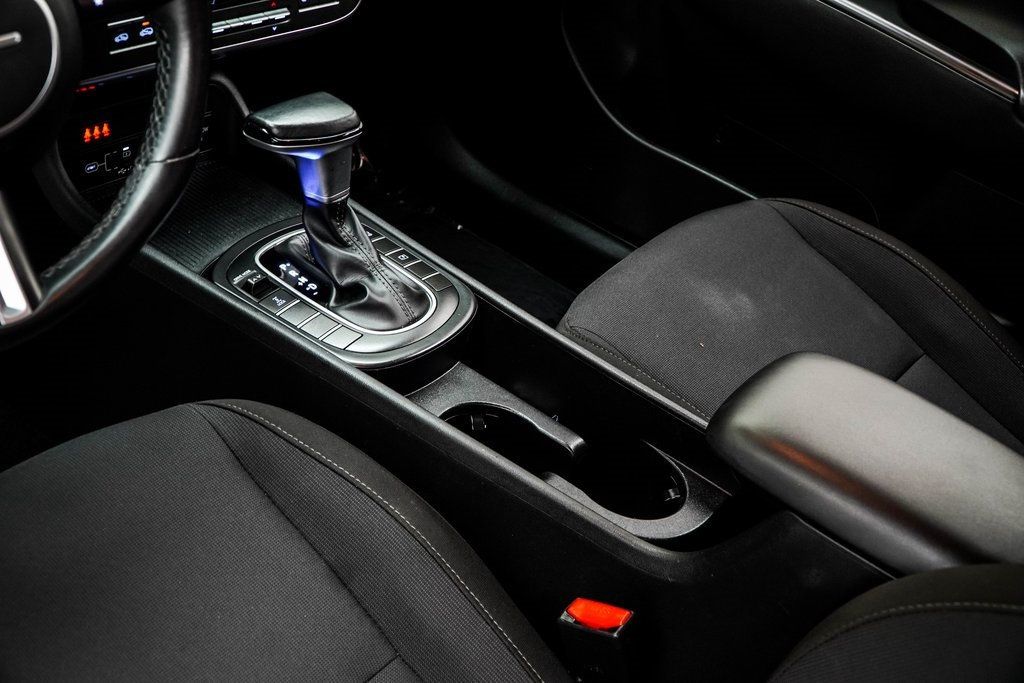 2025 Hyundai Kona SEL photo 15