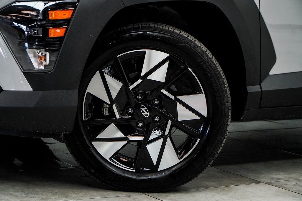 2025 Hyundai Kona SEL photo 2
