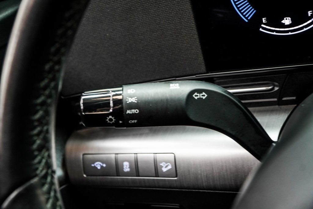 2025 Hyundai Kona SEL photo 32