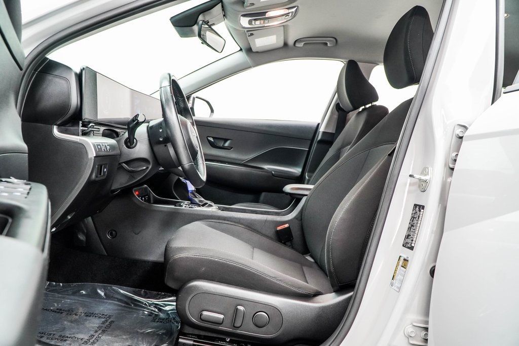 2025 Hyundai Kona SEL photo 36