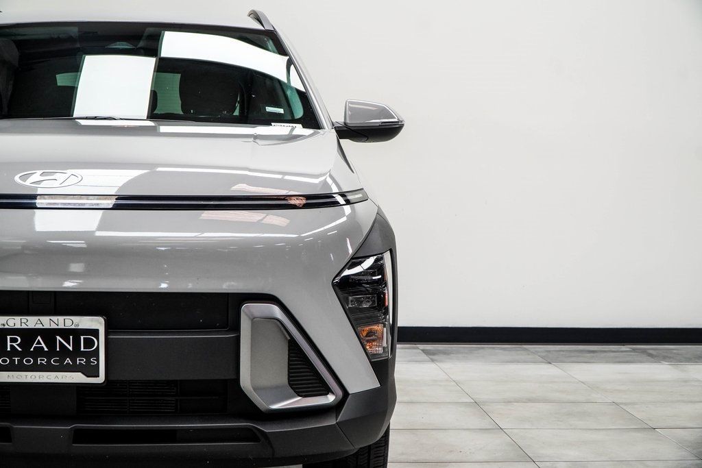 2025 Hyundai Kona SEL photo 4