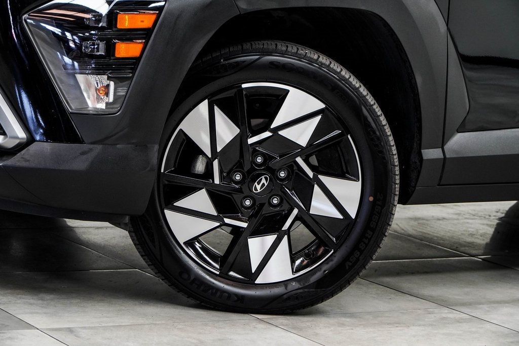 2025 Hyundai Kona SEL photo 3