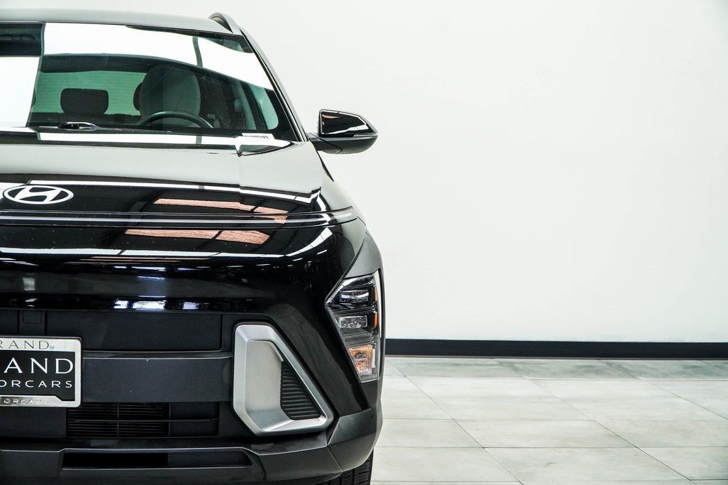 2025 Hyundai Kona SEL photo 4