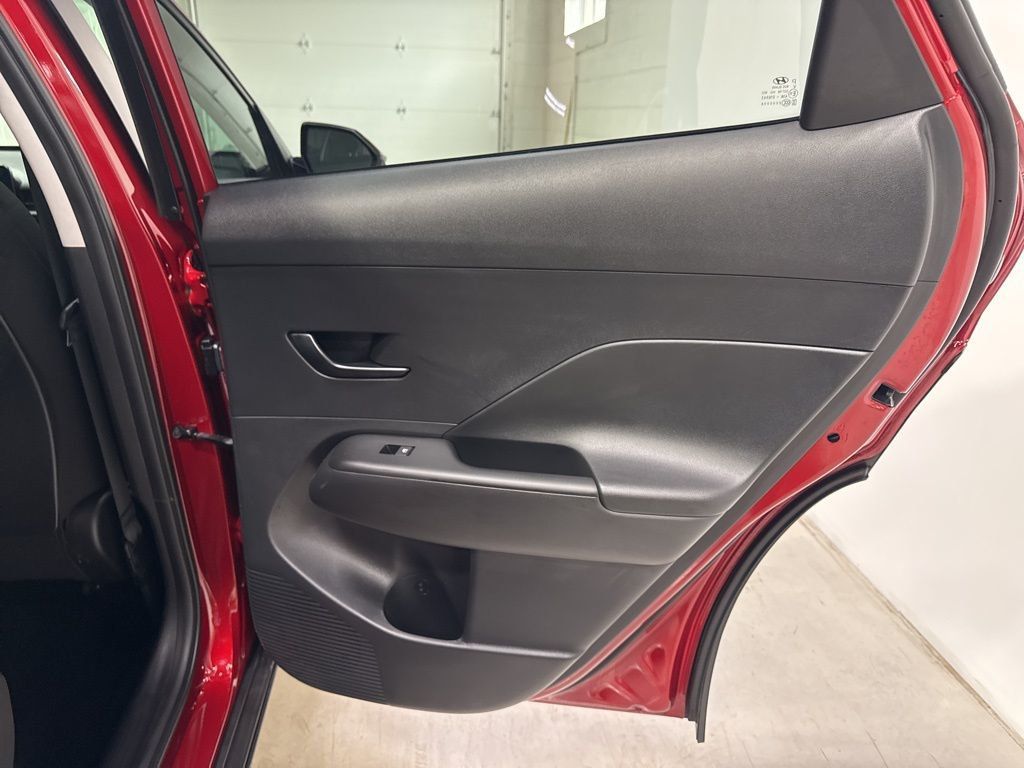 2025 Hyundai Kona SEL AWD - 22994465 - 35