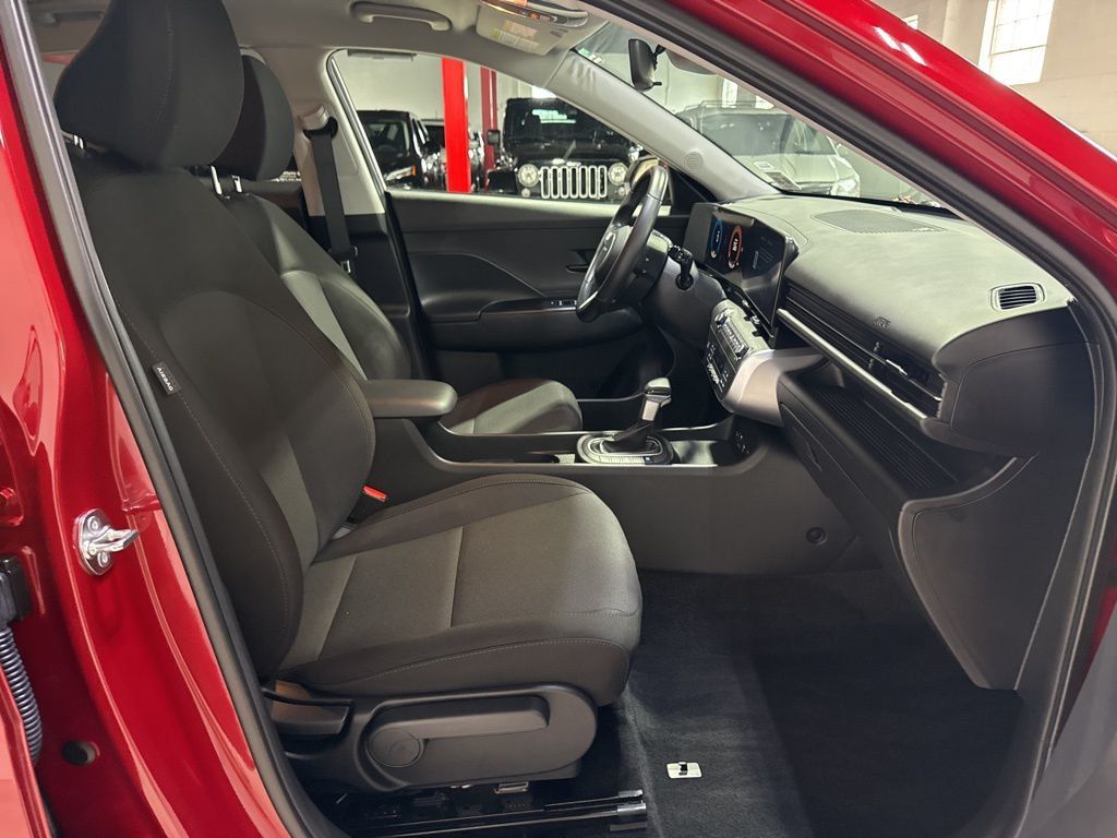 2025 Hyundai Kona SEL AWD - 22994465 - 36