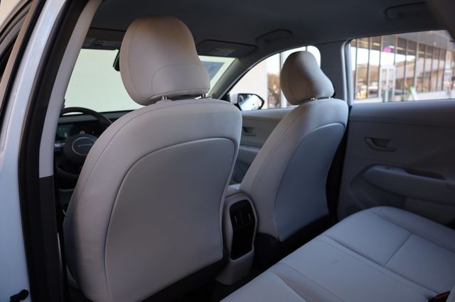 2025 Hyundai Kona SEL AWD - 22972607 - 17