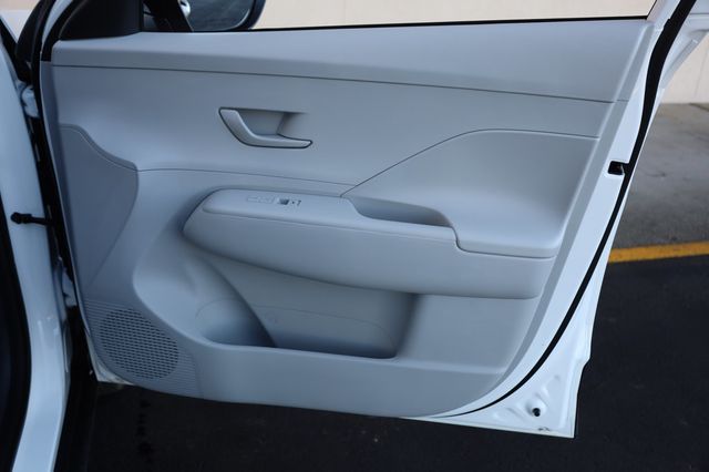 2025 Hyundai Kona SEL AWD - 22972607 - 18