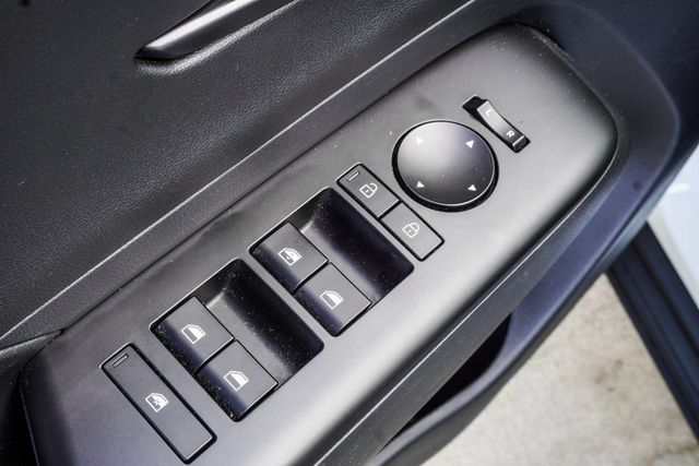 2025 Hyundai Kona SEL AWD - 22931375 - 16