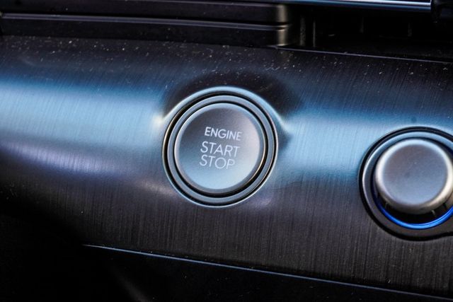 2025 Hyundai Kona SEL AWD - 22931375 - 30