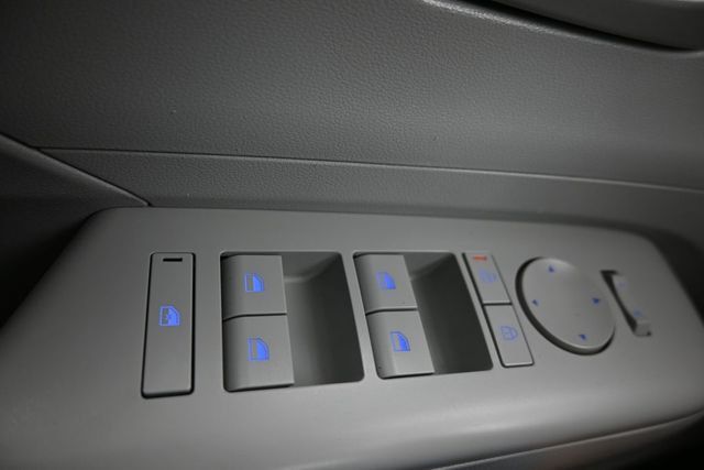 2025 Hyundai Kona SEL FWD - 23004768 - 30