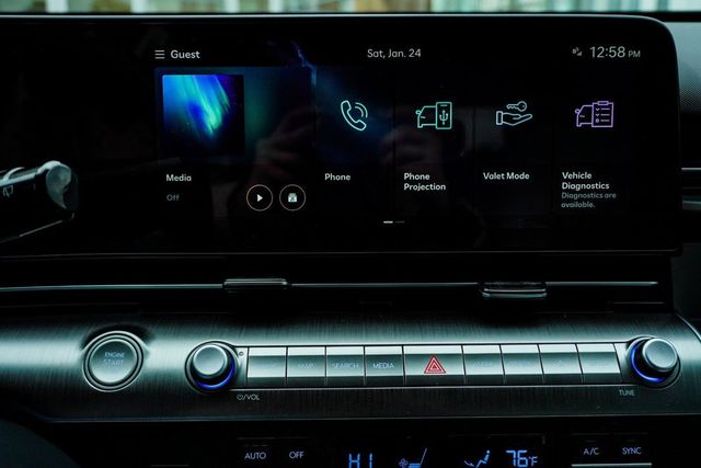 2025 Hyundai Kona SEL FWD - 22940234 - 16