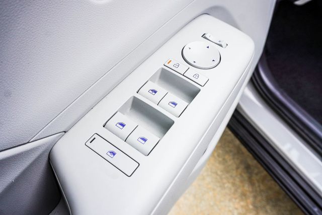 2025 Hyundai Kona SEL FWD - 22940234 - 25