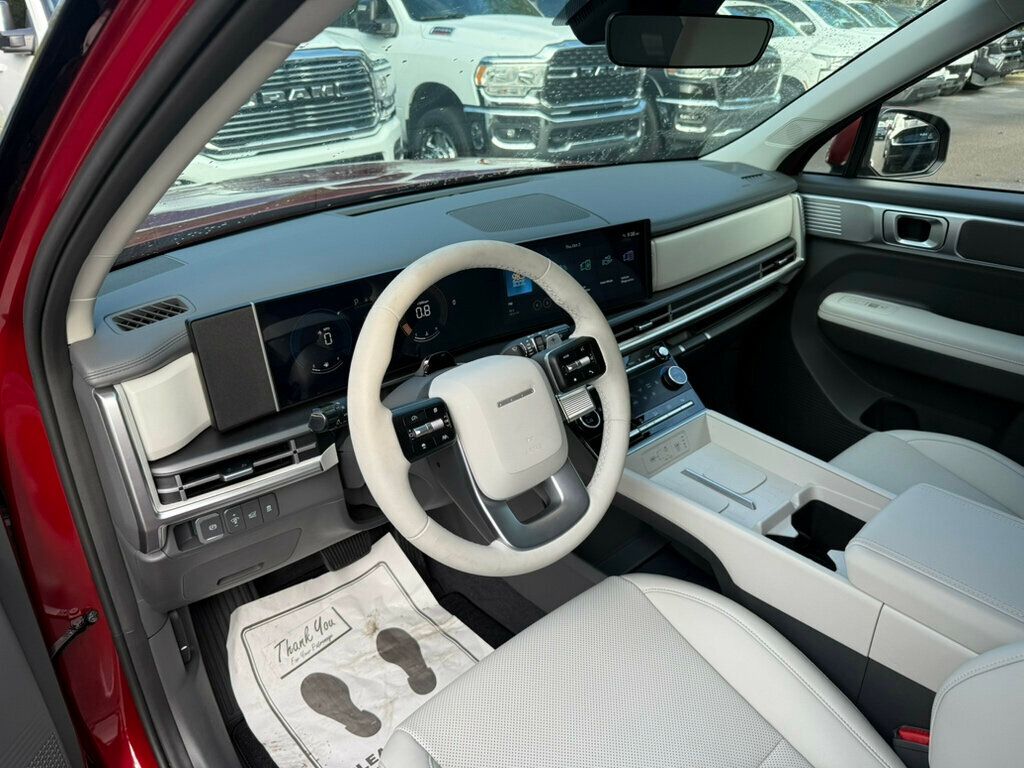 2025 Hyundai Santa Fe SEL photo 3