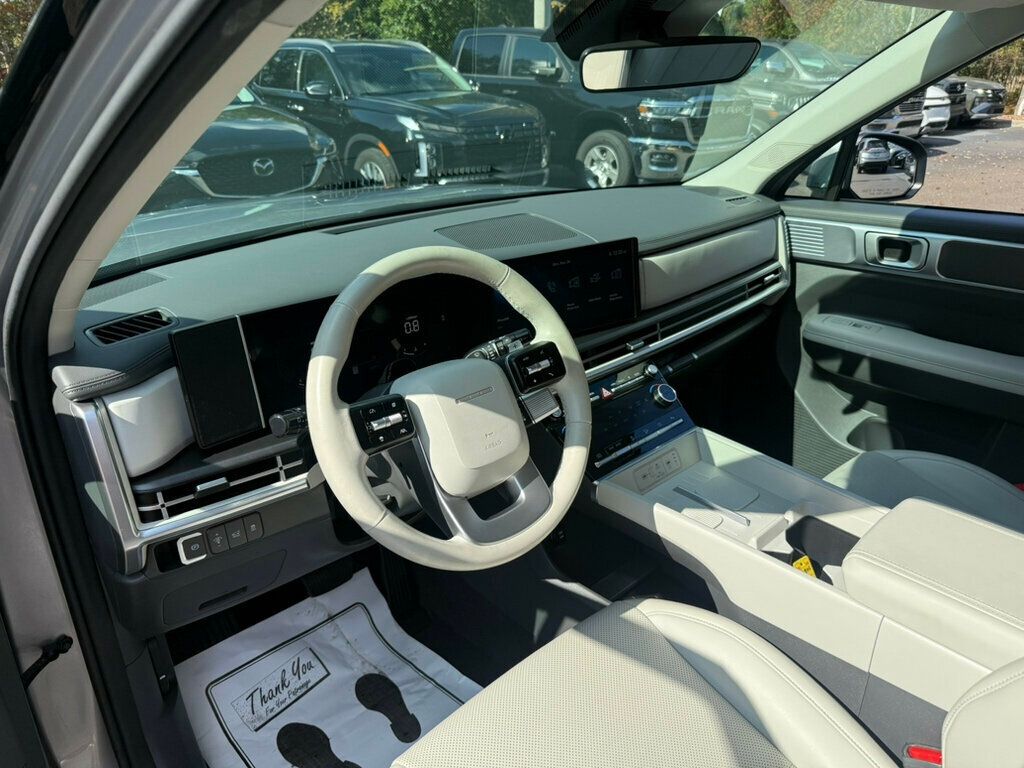 2025 Hyundai Santa Fe SEL photo 3
