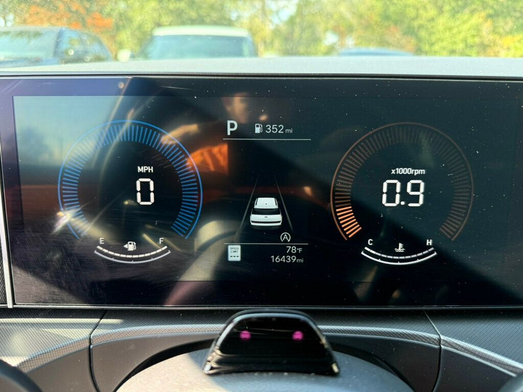 2025 Hyundai Santa Fe SEL photo 3