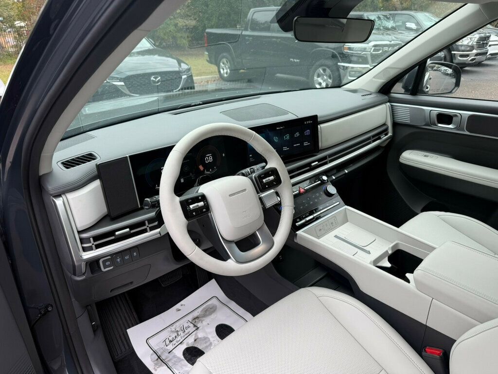 2025 Hyundai Santa Fe SEL photo 3