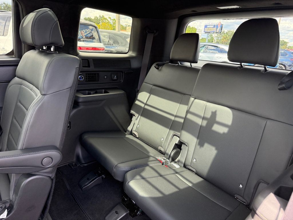 2025 Hyundai Santa Fe Hybrid Calligraphy - 23073212 - 30