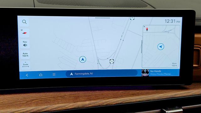 2025 Hyundai Santa Fe Hybrid Limited (36 combined mpg) - 22974355 - 17