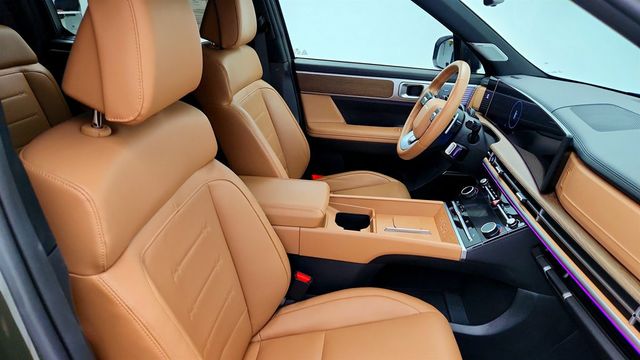 2025 Hyundai Santa Fe Hybrid Limited (36 combined mpg) - 22974355 - 23