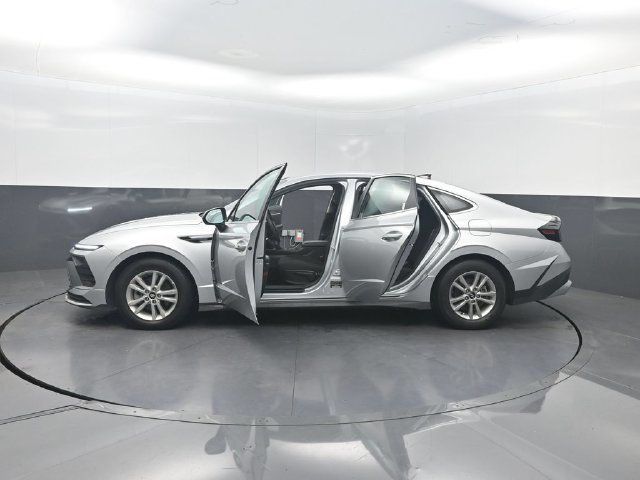 2025 Hyundai Sonata SE FWD - 23074765 - 34