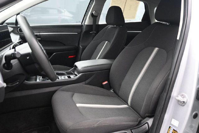 2025 Hyundai Sonata SE FWD - 23074765 - 4