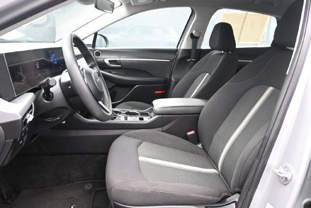 2025 Hyundai Sonata SE FWD - 23074765 - 5